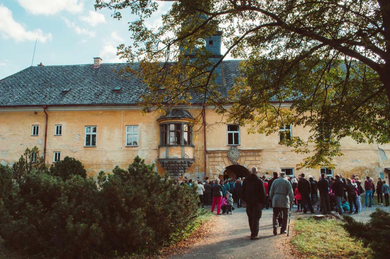 Zamek Ruda Nad Moravou Lägenhet Exteriör bild